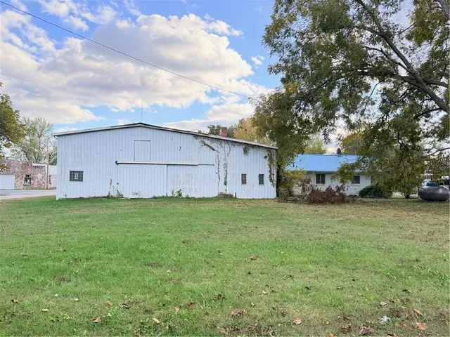 $75,000 | 424 East Walnut Street, Rich Hill, MO 64779