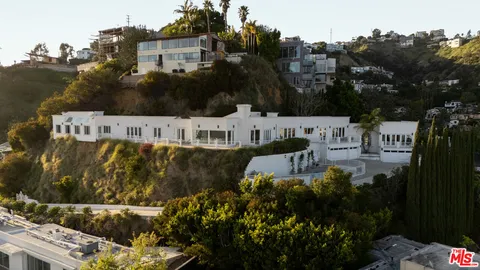 $7,795,000 | 8527 Hedges Way, Los Angeles, CA 90069