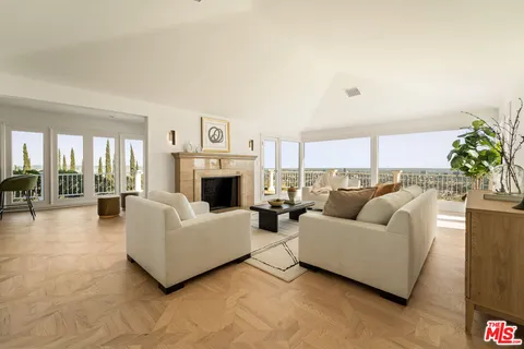 $7,795,000 | 8527 Hedges Way, Los Angeles, CA 90069