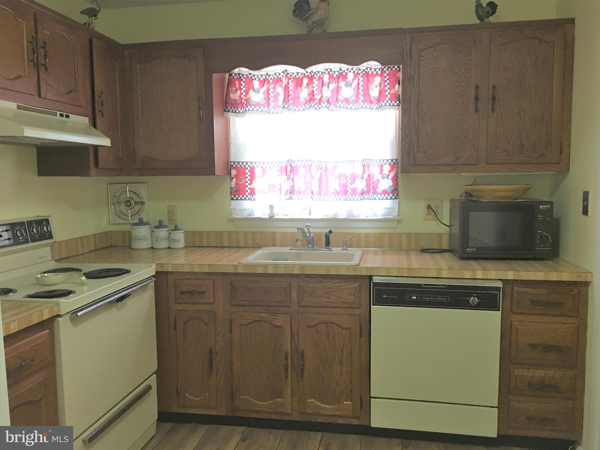 1B Acorn Road, Unit B Manahawkin, NJ 08050 - Photo 8 of 16
