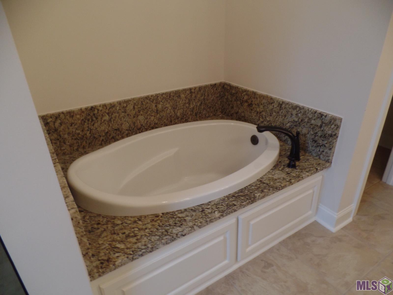 2160 Shadowbrook Drive Baton Rouge, LA 70816 - Photo 15 of 23