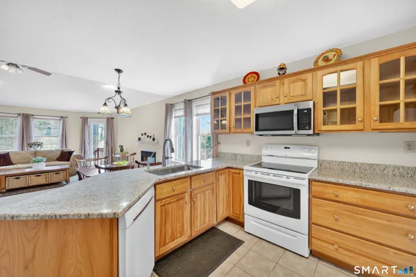$459,900 | 81 Lakeview Heights, Tolland, CT 06084
