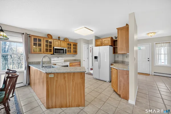 $459,900 | 81 Lakeview Heights, Tolland, CT 06084