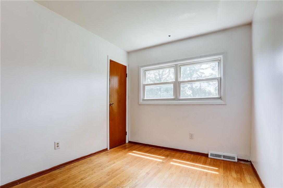 1359 Lehigh Station Road Henrietta, NY 14467 - Photo 12 of 32