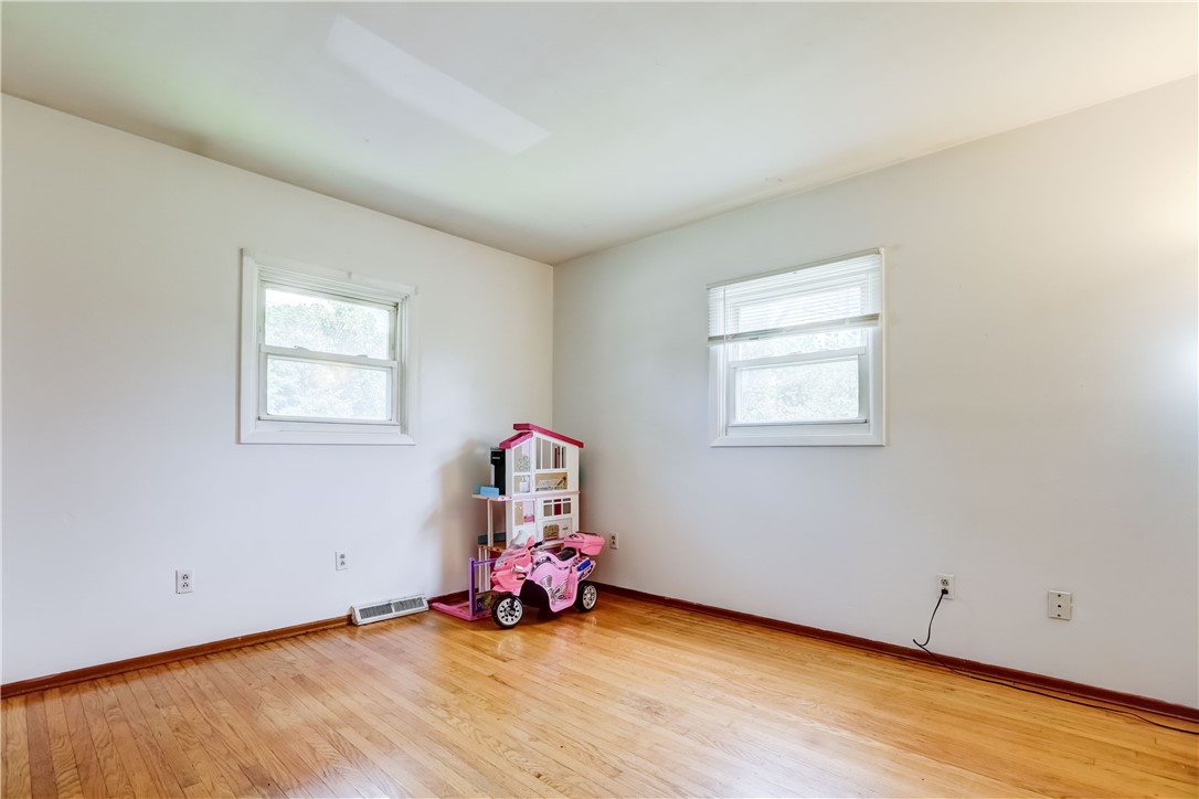 1359 Lehigh Station Road Henrietta, NY 14467 - Photo 13 of 32 Bedroom #2