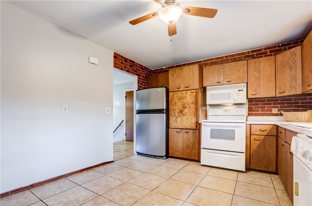 1359 Lehigh Station Road Henrietta, NY 14467 - Photo 9 of 32