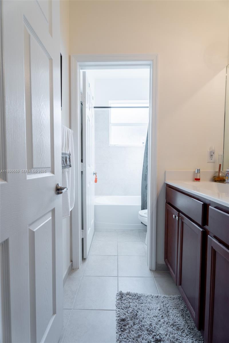 3174 Southeast 3rd Drive Homestead, FL 33033 - Photo 15 of 56