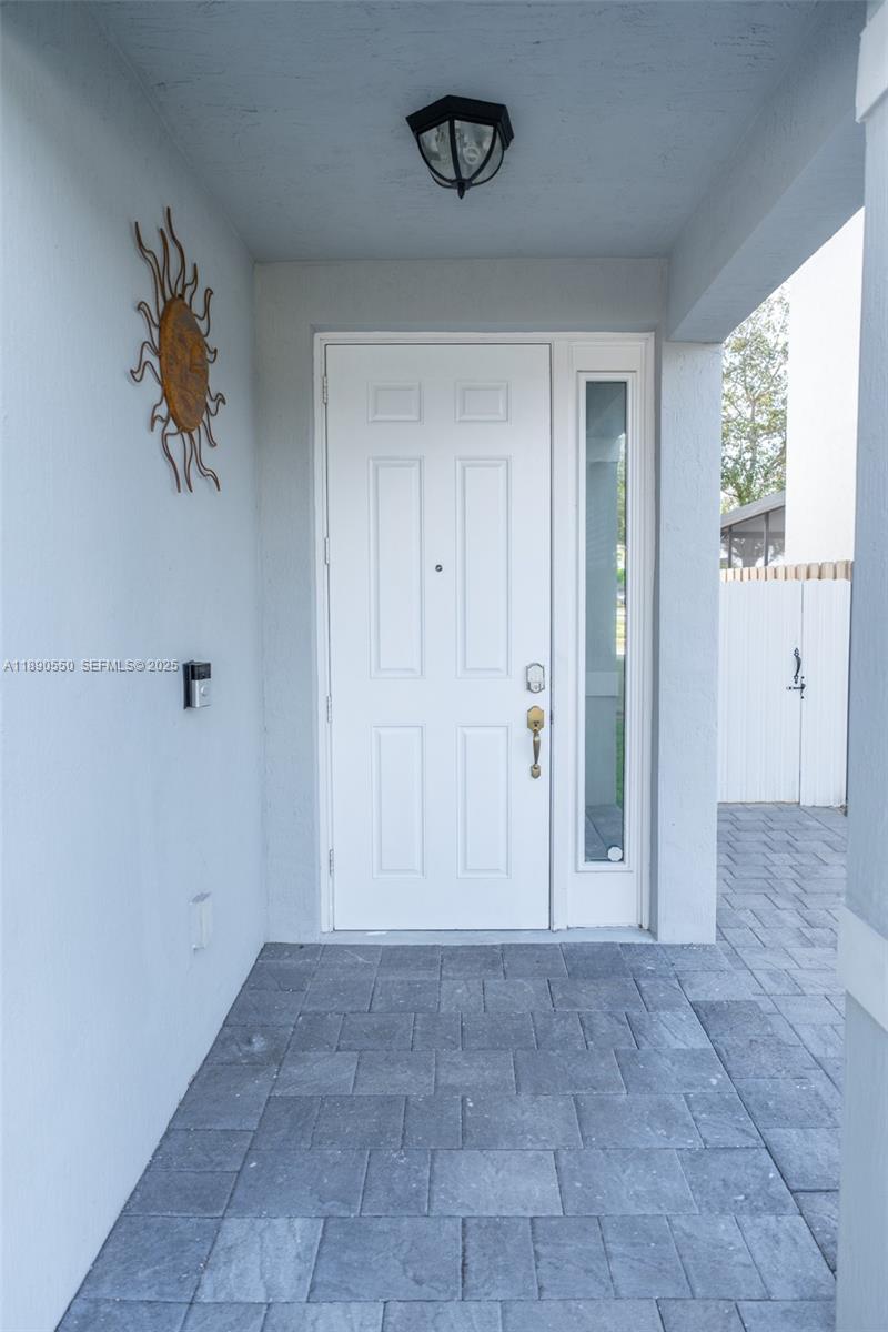 3174 Southeast 3rd Drive Homestead, FL 33033 - Photo 5 of 56