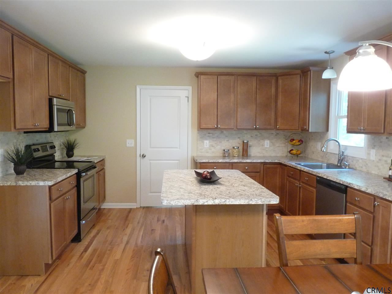 11 Bogardus Road Albany, NY 12208 - Photo 8 of 25 Photo 8