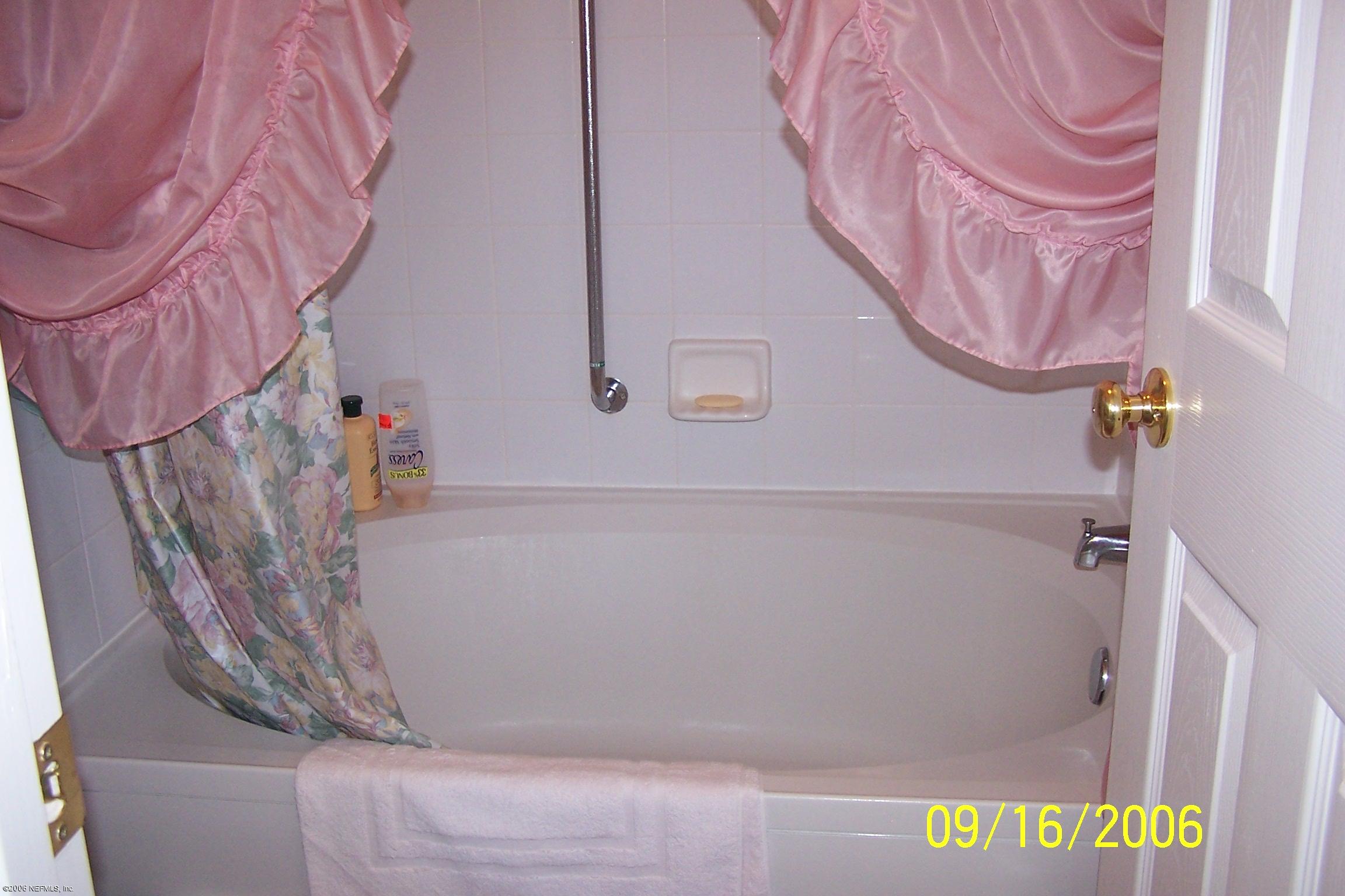1157 Creeks Ridge Road Jacksonville, FL 32225 - Photo 12 of 14 Garden tub