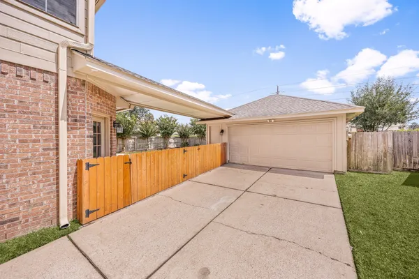 $3,000 | 1919 Valleria Court, Sugar Land, TX 77479
