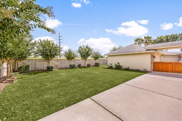 $3,000 | 1919 Valleria Court, Sugar Land, TX 77479