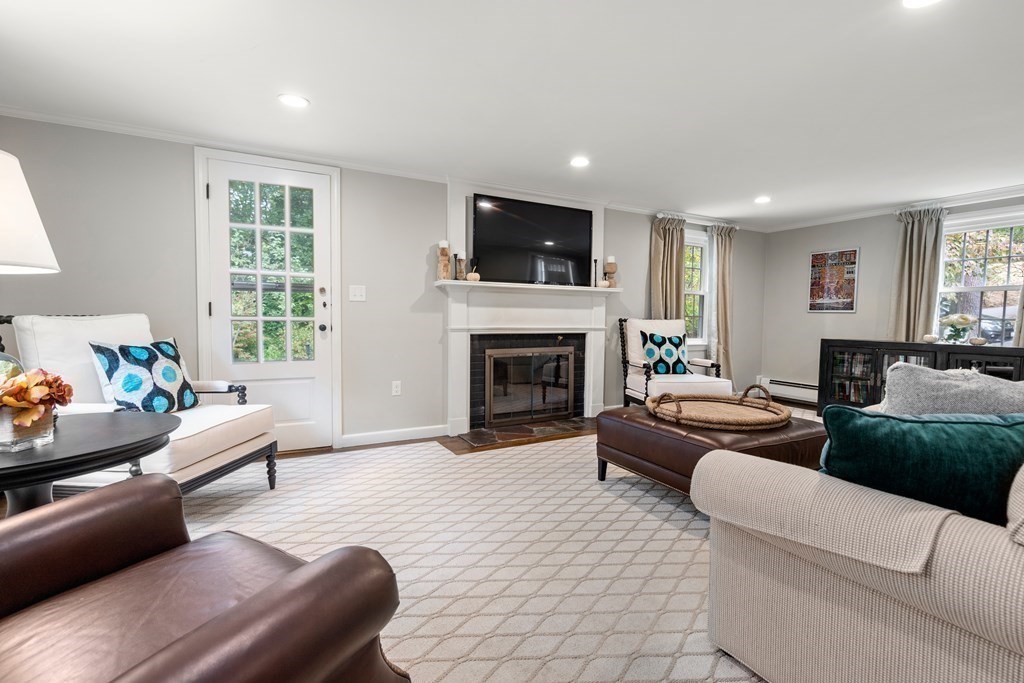 14 Sedgemeadow Road Wayland, MA 01778 - Photo 4 of 24