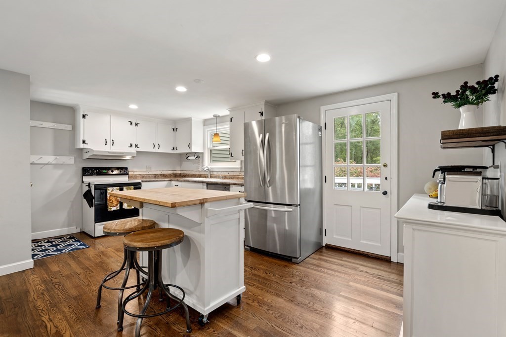 14 Sedgemeadow Road Wayland, MA 01778 - Photo 9 of 24