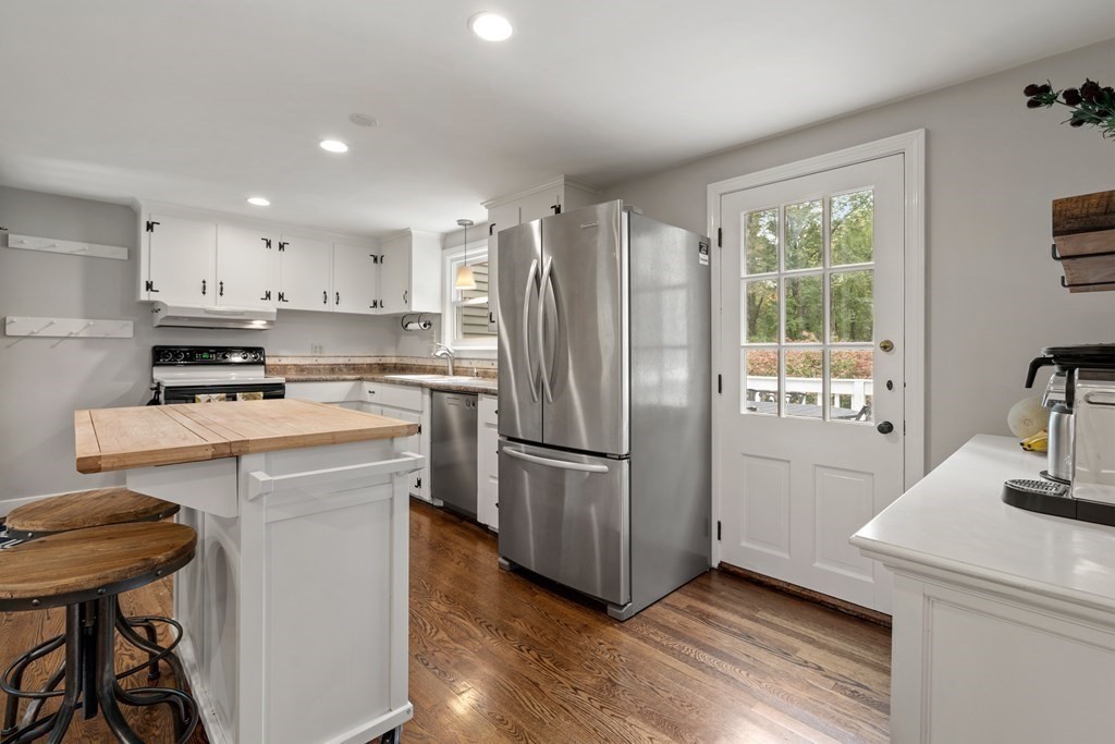 14 Sedgemeadow Road Wayland, MA 01778 - Photo 10 of 24