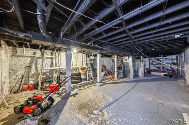 $129,900 | 3833 Marine Avenue, St. Louis, MO 63118