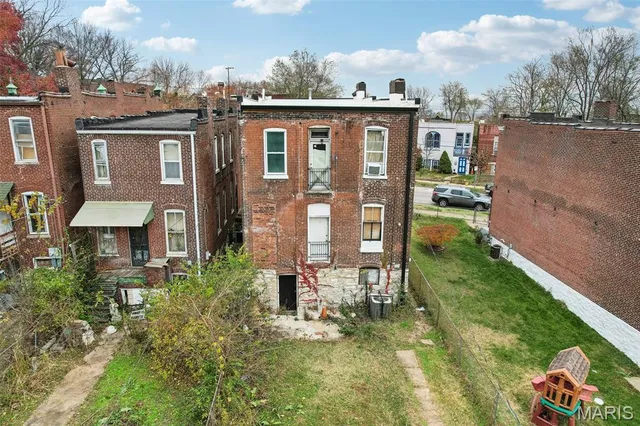 $129,900 | 3833 Marine Avenue, St. Louis, MO 63118