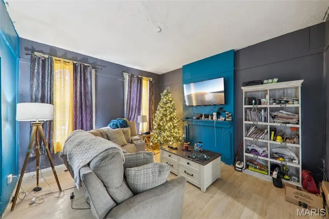 $129,900 | 3833 Marine Avenue, St. Louis, MO 63118