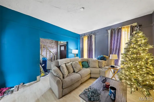 $129,900 | 3833 Marine Avenue, St. Louis, MO 63118