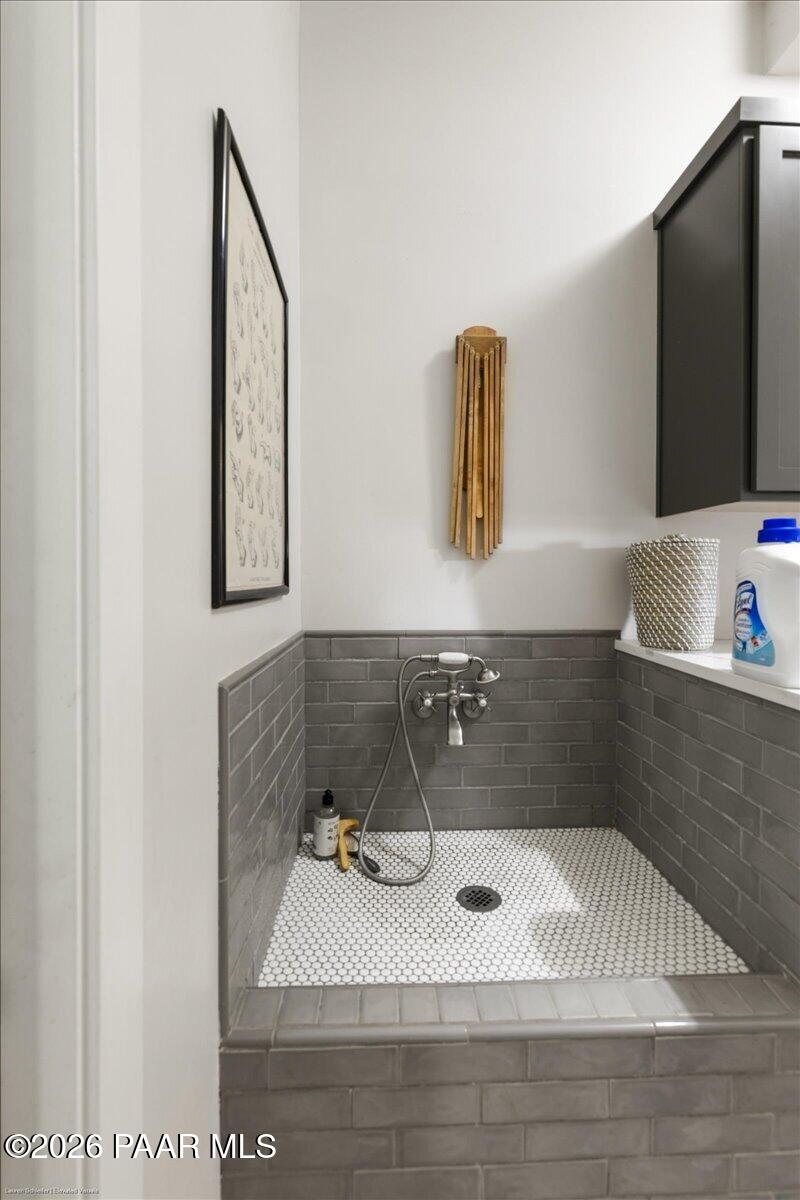 12642 East Bareback Road Prescott Valley, AZ 86315 - Photo 37 of 70 33-Dog Wash Station