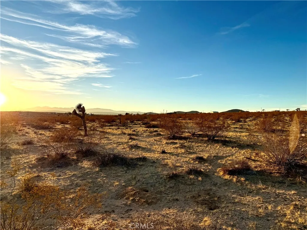 2700 Del Sol Landers, CA 92285 - Photo 2 of 3 a view of a lake