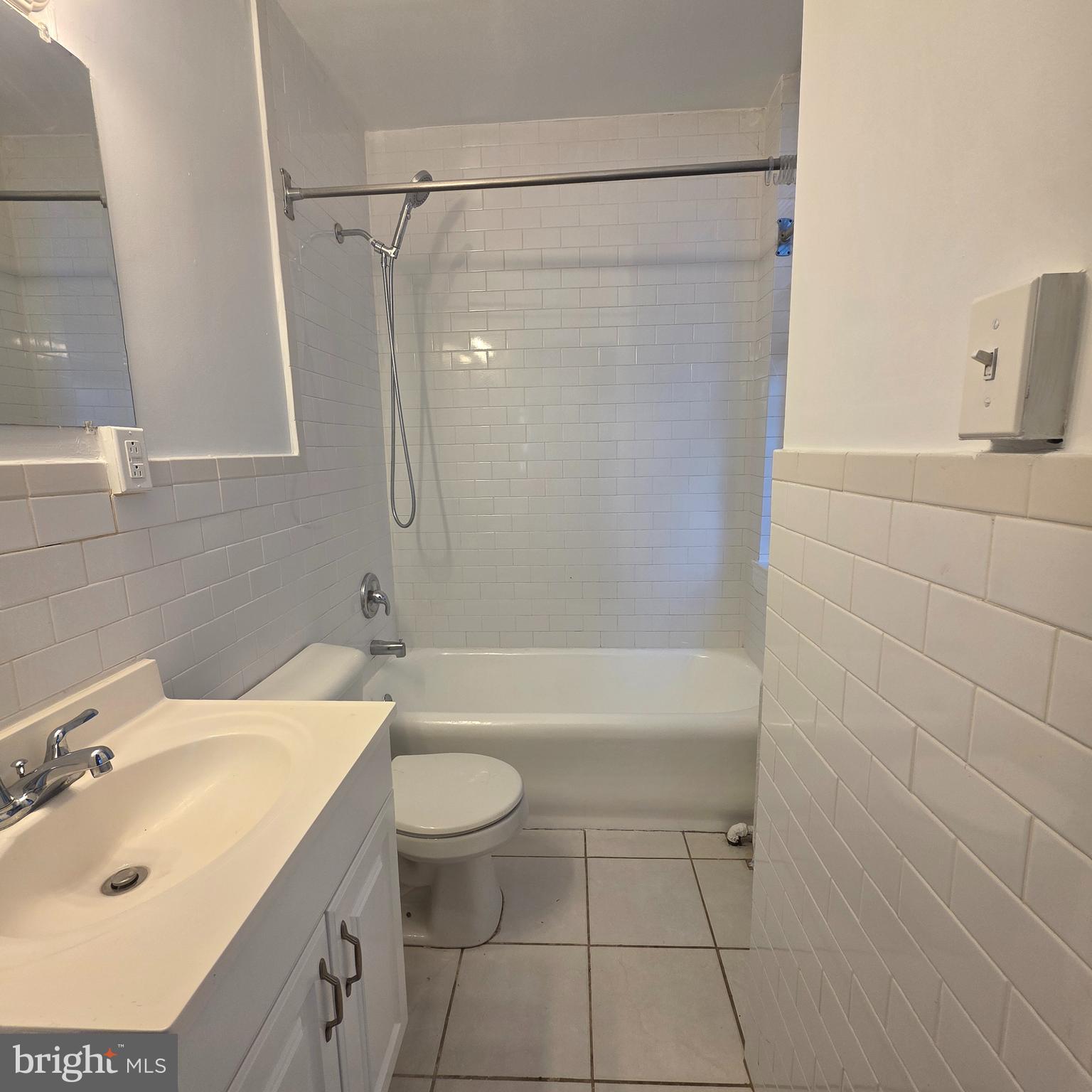 1324 Locust Street, Unit 412 Philadelphia, PA 19107 - Photo 14 of 20