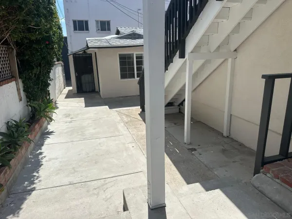 $1,958,000 | 525 South Freeman Street, Oceanside, CA 92054