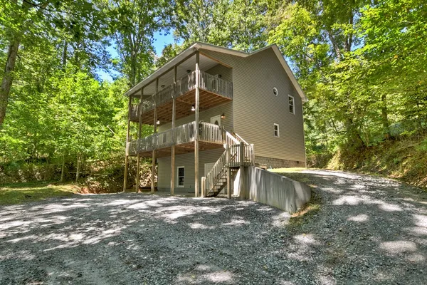 $2,200 | 3890 Mineral Bluff Highway, Mineral Bluff, GA 30559