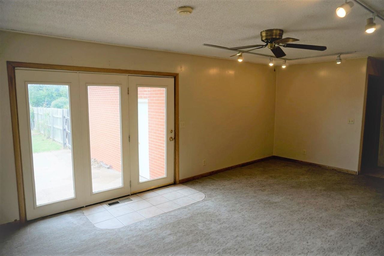 706 Jackson Street Perry, OK 73077 - Photo 14 of 36 Gallery Image 14