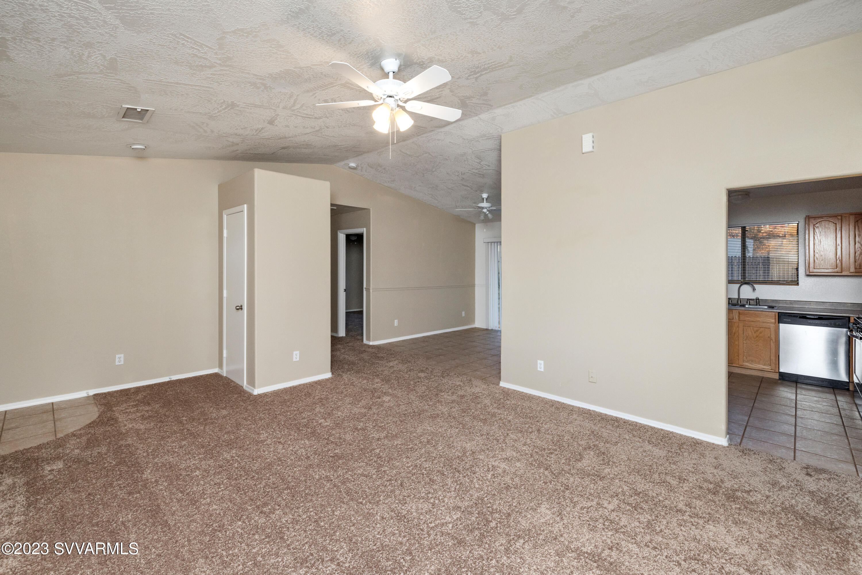 4610 East Steven Rimrock, AZ 86335 - Photo 5 of 20 05-Living Room