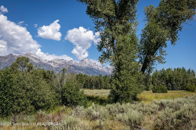 $3,495,000 | 8850 North Deland Drive, Jackson, WY 83001