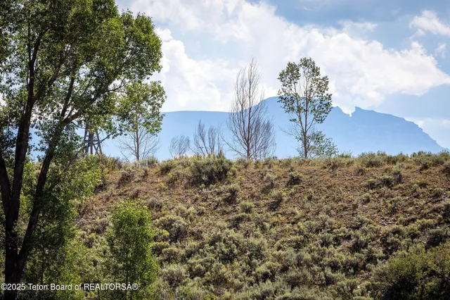 $3,495,000 | 8850 North Deland Drive, Jackson, WY 83001