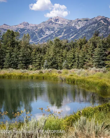 $3,495,000 | 8850 North Deland Drive, Jackson, WY 83001