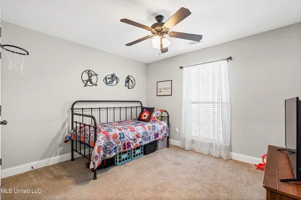 $319,500 | 115 Fairway Drive, Senatobia, MS 38668