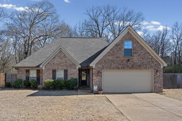 $330,000 | 115 Fairway Drive, Senatobia, MS 38668