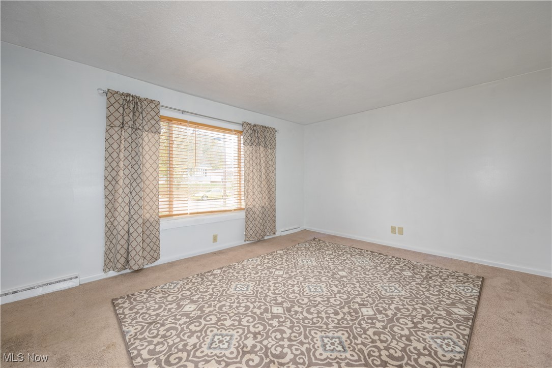 455 Rutland Street Akron, OH 44305 - Photo 12 of 28 Living room