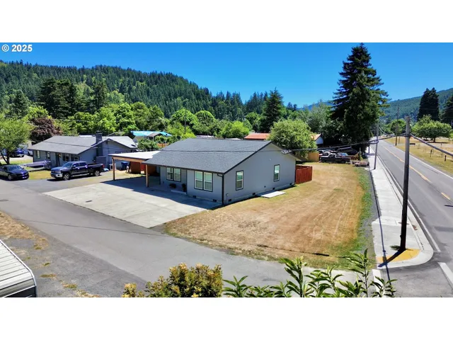 $379,000 | 110 East Birch Street, Powers, OR 97466