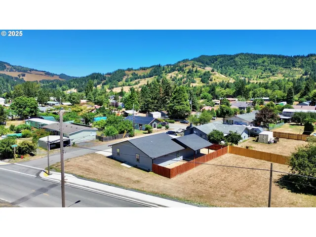 $379,000 | 110 East Birch Street, Powers, OR 97466