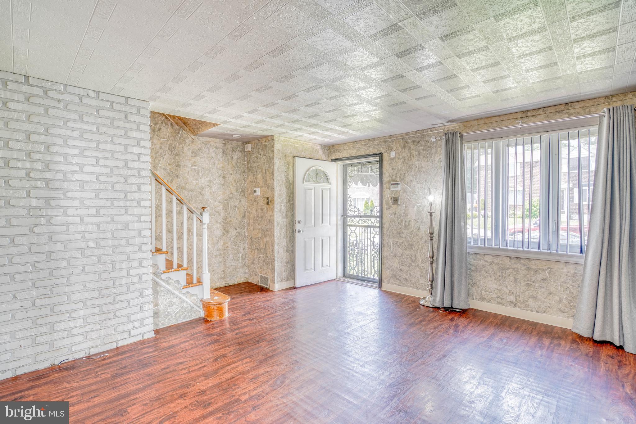 329 Laurel Road Sharon Hill, PA 19079 - Photo 7 of 38 Gallery Image 7