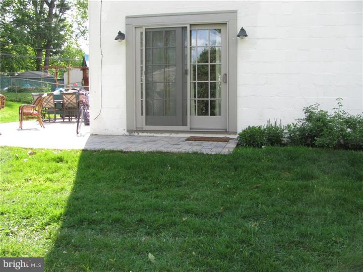 211 Redford Road Oreland, PA 19075 - Photo 3 of 21 Exterior Side