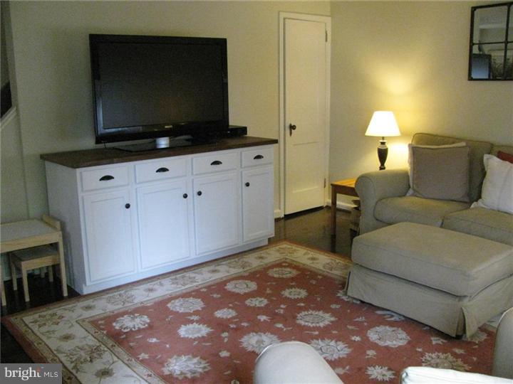 211 Redford Road Oreland, PA 19075 - Photo 6 of 21 Living Room