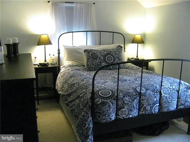 211 Redford Road Oreland, PA 19075 - Photo 9 of 21 Bedroom - Main