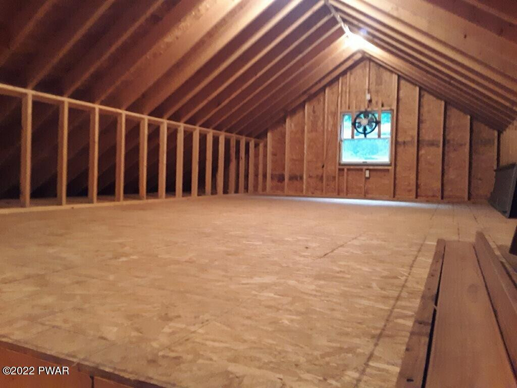 138 Meadowbrook Road Tafton, PA 18464 - Photo 24 of 28 garage