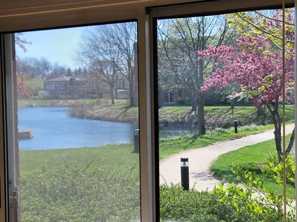 $365,000 | 392 Kelburn Road, Unit 124, Deerfield, IL 60015