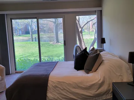 $365,000 | 392 Kelburn Road, Unit 124, Deerfield, IL 60015