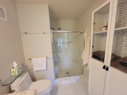 $365,000 | 392 Kelburn Road, Unit 124, Deerfield, IL 60015