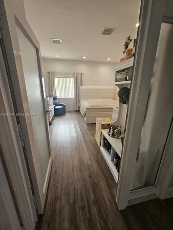 $4,000 | 718 Southeast 12th Terrace, Homestead, FL 33033