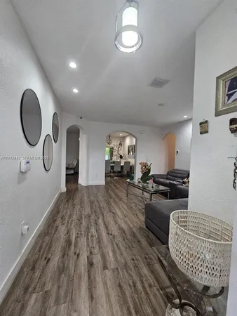 $4,000 | 718 Southeast 12th Terrace, Homestead, FL 33033