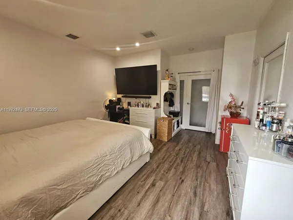 $4,000 | 718 Southeast 12th Terrace, Homestead, FL 33033