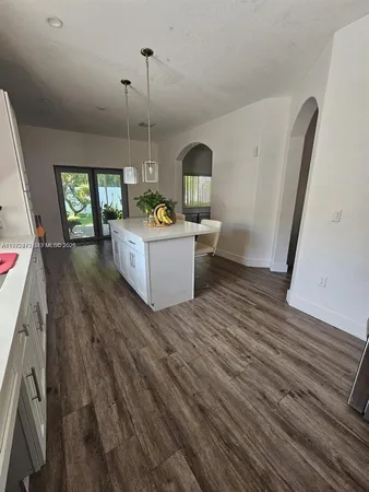 $4,000 | 718 Southeast 12th Terrace, Homestead, FL 33033